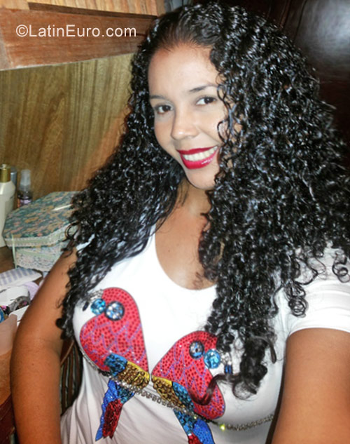 Date this beautiful Colombia girl Maira from Cartagena CO19900