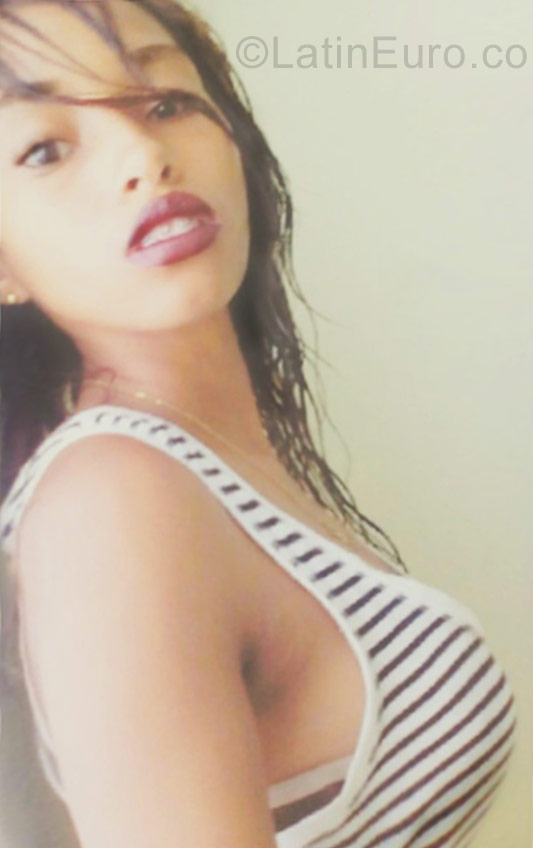 Date this gorgeous Dominican Republic girl Stefania from Santo Domingo DO27055