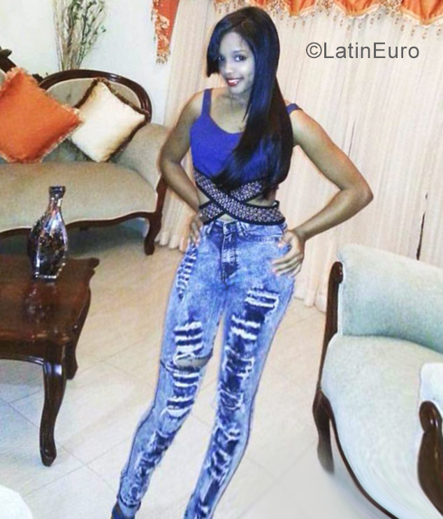 Date this exotic Dominican Republic girl Karina from Higuey DO27198