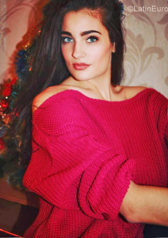 Date this nice looking Ukraine girl Olgasweetbibi from Kirovograd UA60