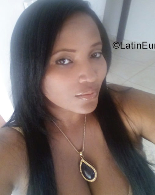 Date this beautiful Dominican Republic girl Miguelina from Santiago DO27476