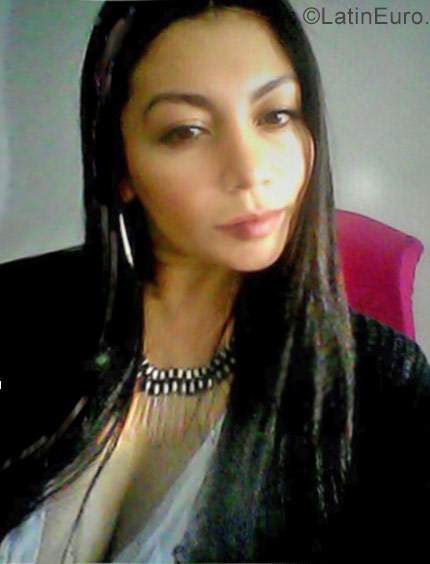 Date this exotic Colombia girl Soraya from Bogota CO20297