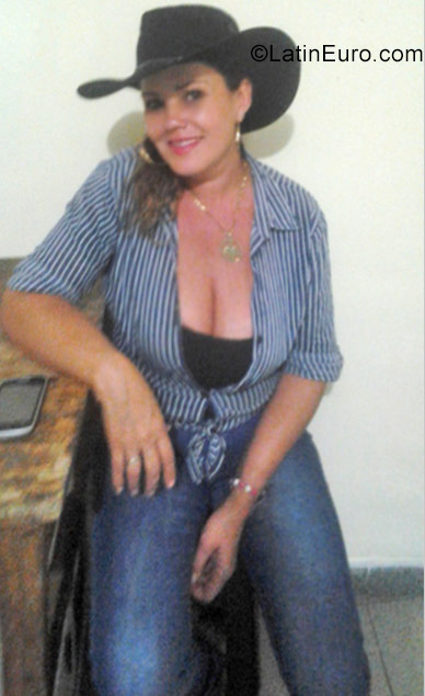 Date this cute Colombia girl Sandra from Medellin CO20325