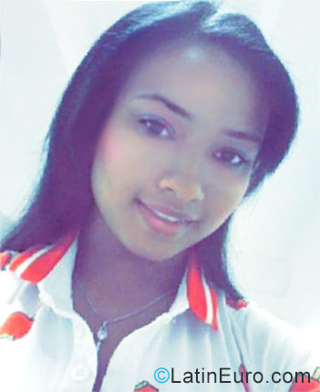 Date this good-looking Dominican Republic girl Carol from La Romana DO27523