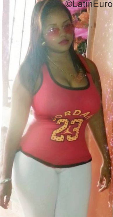 Date this tall Dominican Republic girl Yeidie from Santiago DO27538
