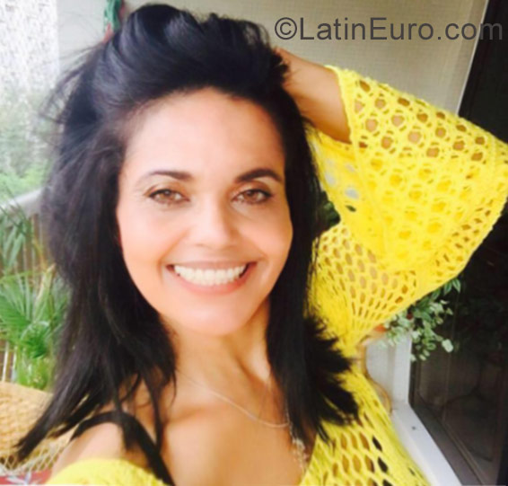 Date this fun Brazil girl Barbara from Salvador BR9914
