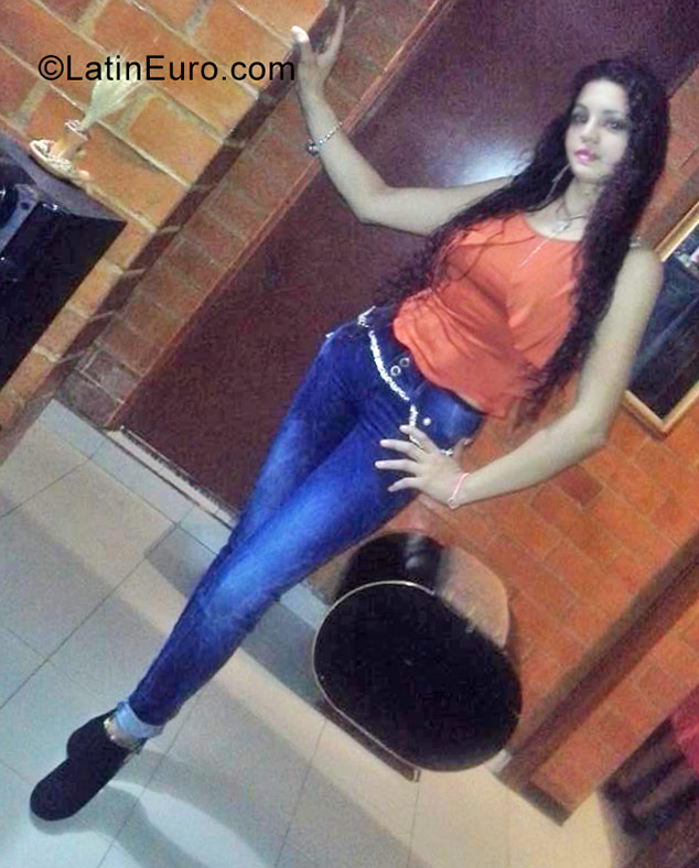 Date this tall Colombia girl Karol from Bogota CO20425