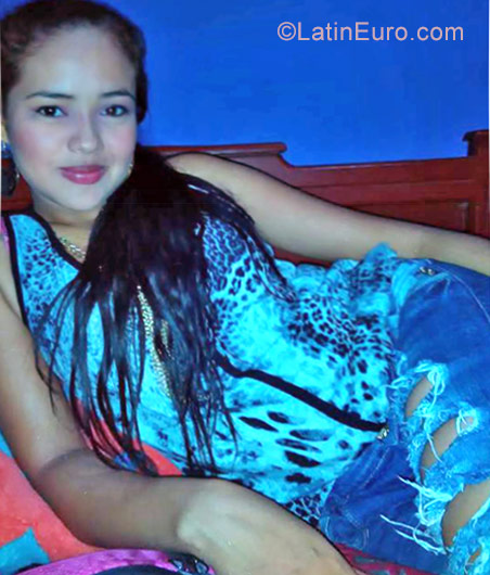 Date this happy Colombia girl Paola from Barranquilla CO20427