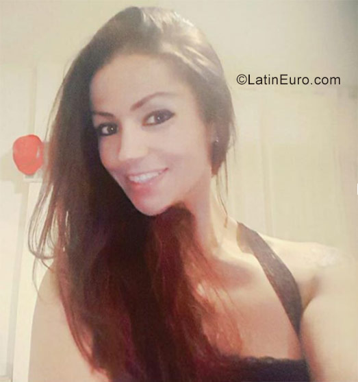 Date this foxy Spain girl Jakelin from Alicante ES356