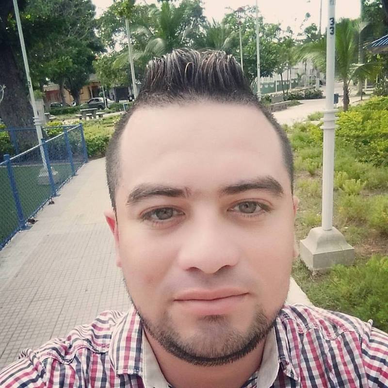 Date this tall Colombia man Javier from Barranquilla CO20438