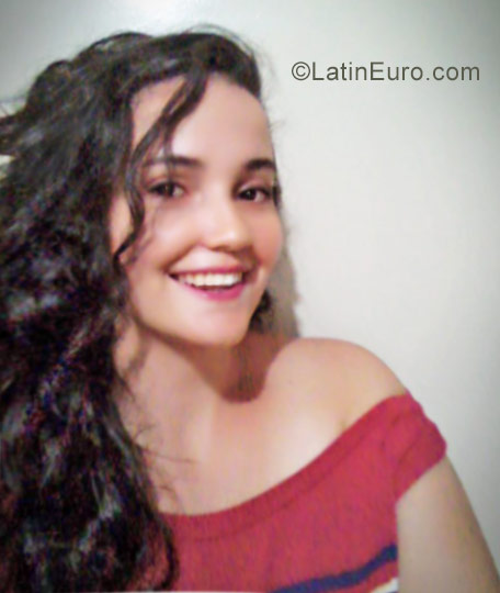 Date this good-looking Brazil girl Tatiane from Londrina BR9921