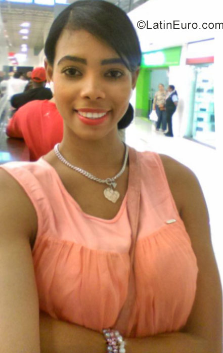 Date this funny Dominican Republic girl Shantyel from Satiago DO27602