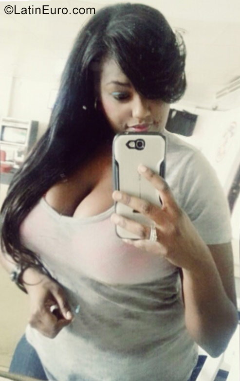 Date this charming Dominican Republic girl Luz from Santo Domingo DO27863