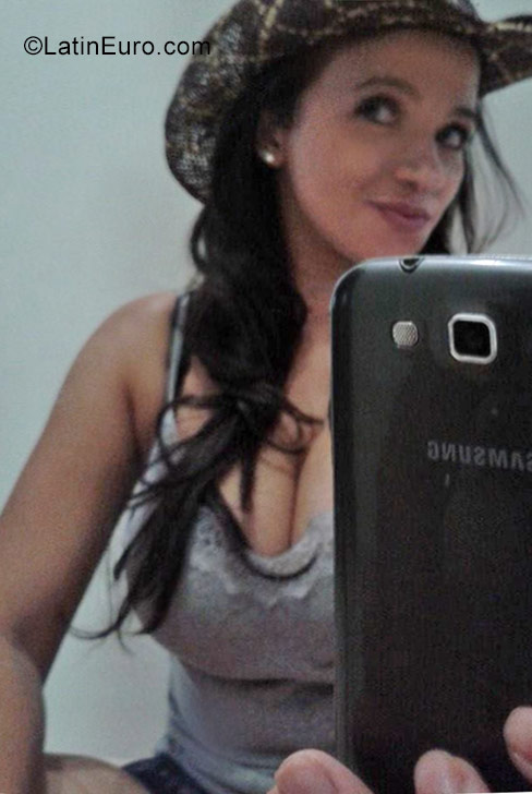 Date this good-looking Brazil girl Ana from Sao Paulo BR9937