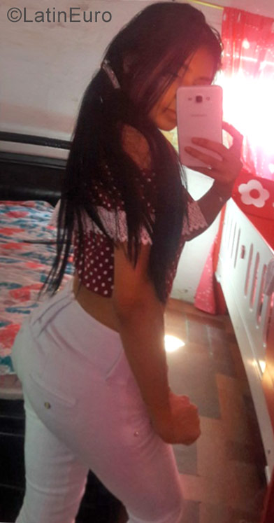 Date this gorgeous Colombia girl Cindy from Barranquilla CO20726