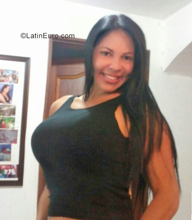 Date this lovely Colombia girl Lina from Medellin CO20742