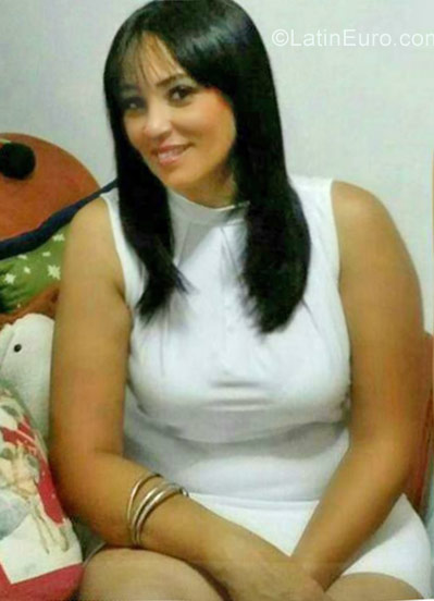 Date this young Colombia girl Elenitia from Barranquilla CO20953