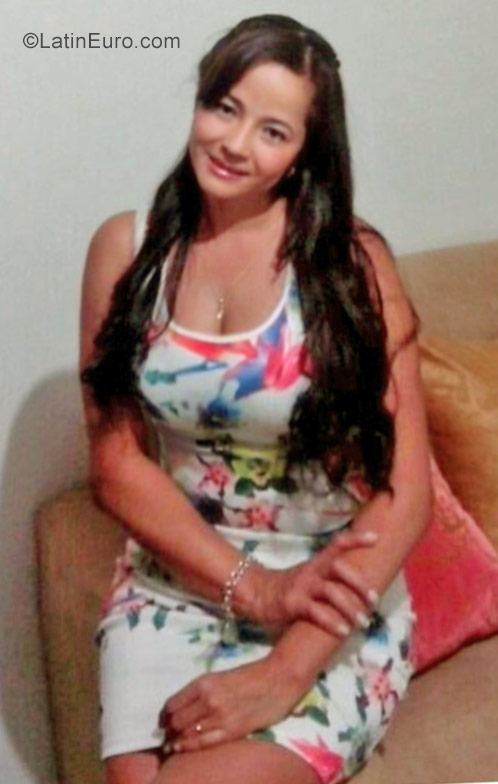 Date this passionate Colombia girl Melissa from Envigado CO20949