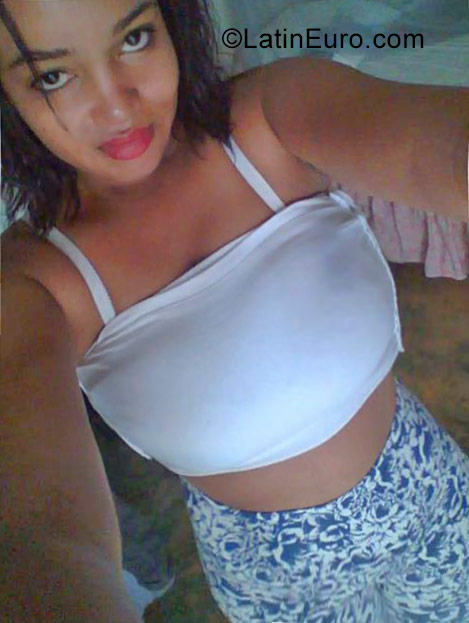 Date this gorgeous Dominican Republic girl Josmery from Santo domingo DO28132