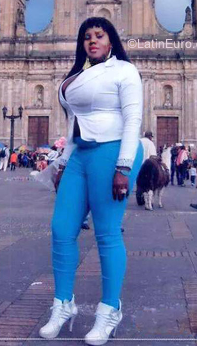 Date this attractive Colombia girl Tatiana from Cali CO20995