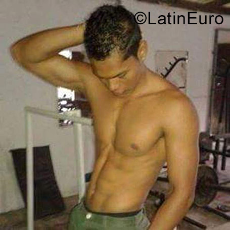 Date this athletic Colombia man Adi viloria from Bogota CO21009