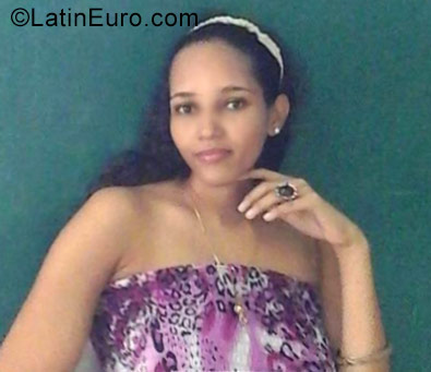 Date this beautiful Dominican Republic girl Lynisbel from Santo Domingo DO28173