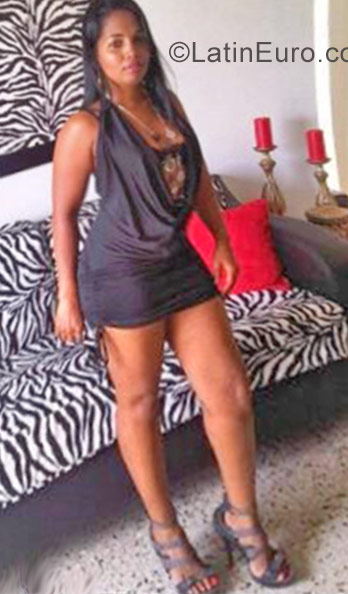 Date this pretty Dominican Republic girl Adelkia from santiago DO28189