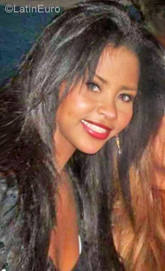Date this nice looking Colombia girl Jenssy from Barranquilla CO21042
