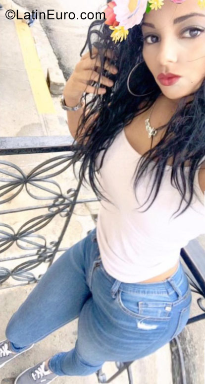 Date this young Dominican Republic girl Hidequal from Santiago DO28210