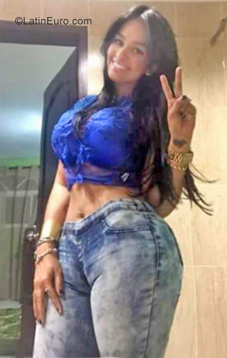 Date this stunning Dominican Republic girl Anyelinia from Santiago DO28225