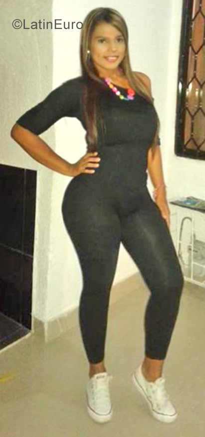 Date this hot Colombia girl Tatiana from Barranquilla CO21096