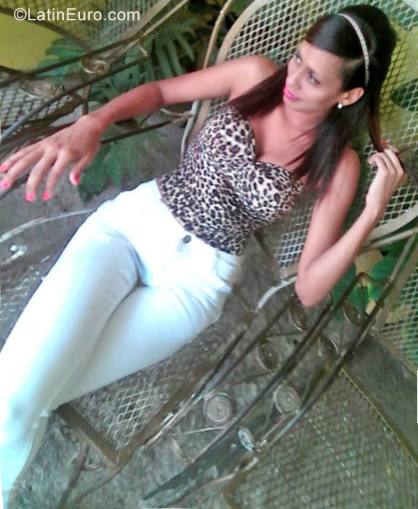 Date this funny Dominican Republic girl Angie from Santo Domingo DO28373