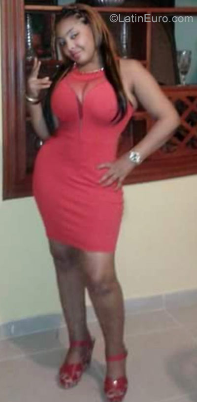 Date this sultry Dominican Republic girl Jeannett from Santiago DO28377