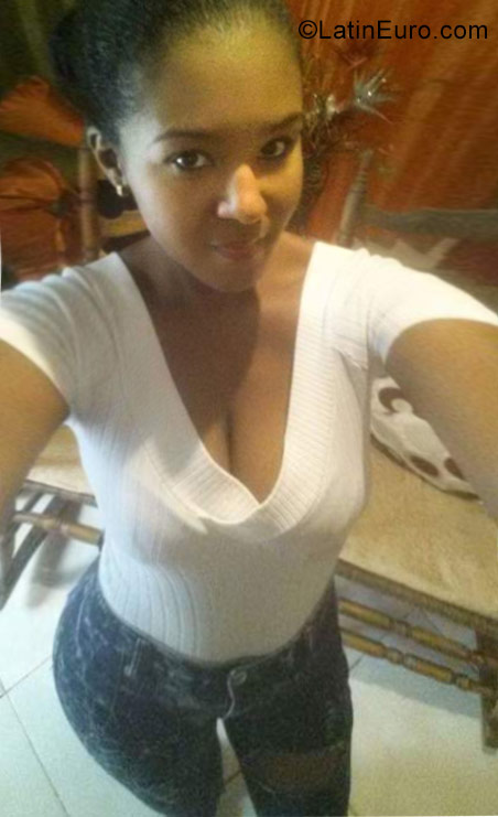 Date this funny Dominican Republic girl Wanderline from Santo Domingo DO28391