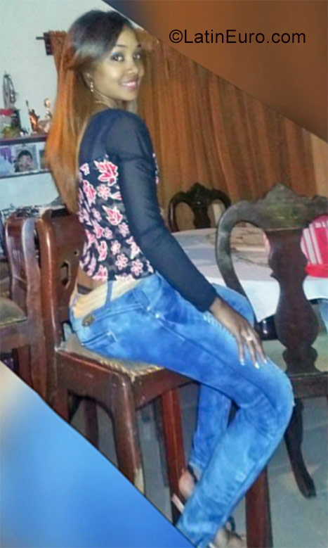 Date this beautiful Dominican Republic girl Lucy from Santo Domingo DO28443