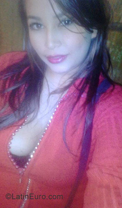 Date this passionate Colombia girl Isabella from Cali CO21262