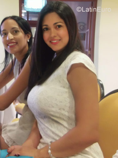 Date this athletic Colombia girl Claudia from Barranquilla CO21303