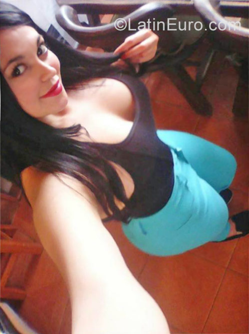 Date this foxy Colombia girl Jeny from Bogota CO21319