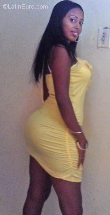Date this georgeous Dominican Republic girl Diana from Santo Domingo DO28545