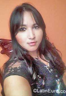Date this athletic Colombia girl Angelica from Medellin CO21356
