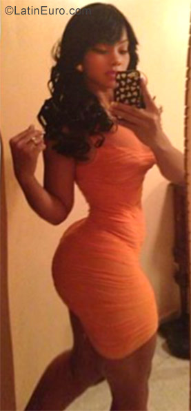 Date this hard body Dominican Republic girl Lisa from Santo Domingo DO28621