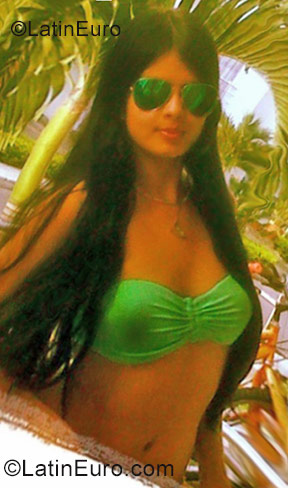 Date this charming Colombia girl Michelle from Pereira CO21412