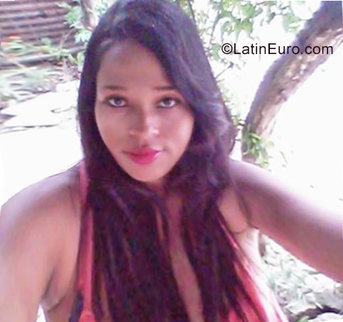 Date this foxy Dominican Republic girl Dahiana from Santo Domingo DO28791