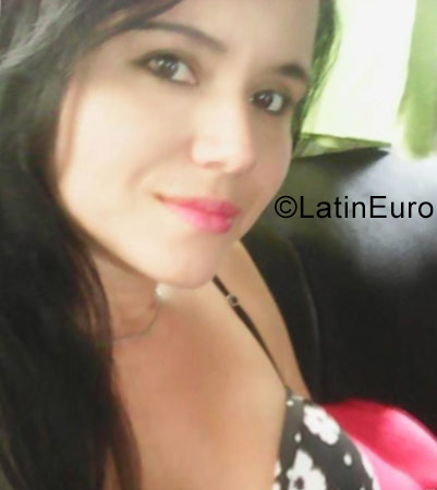 Date this young Colombia girl Angela from Armenia CO21547