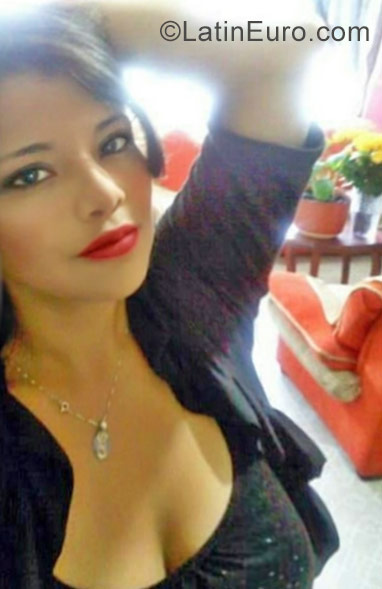 Date this stunning Colombia girl YESENIA from Bogota CO21548