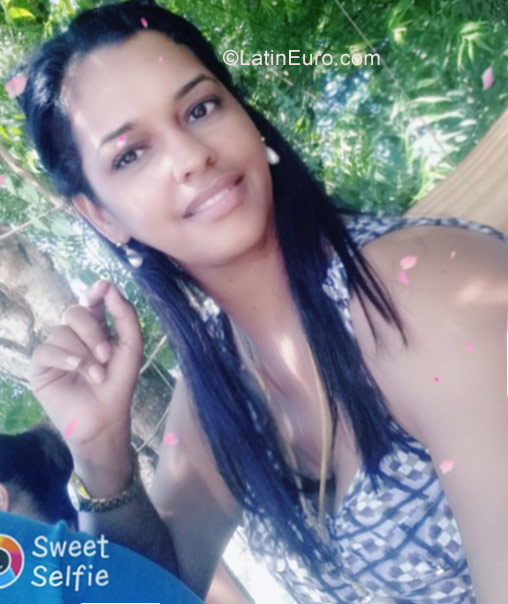 Date this exotic Dominican Republic girl Yenifer from Santiago DO28833