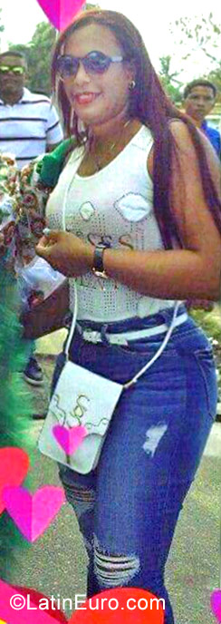 Date this foxy Dominican Republic girl Alexandra from Santo Domingo DO28882