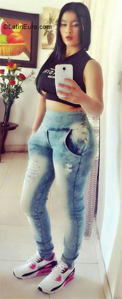 Date this fun Colombia girl Juliana from Bogota CO21592