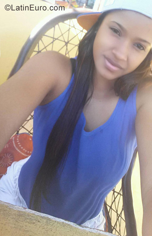 Date this exotic Dominican Republic girl Gabriela from Santiago DO28887