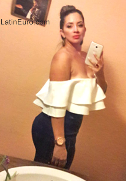 Date this fun Colombia girl Mariana from Valledupar CO21601